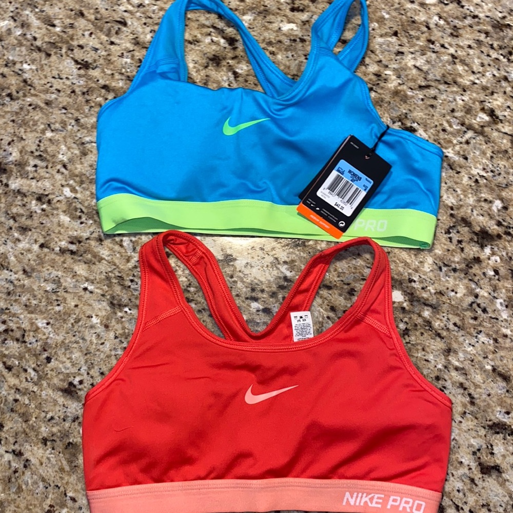 Nike sports bras (2)